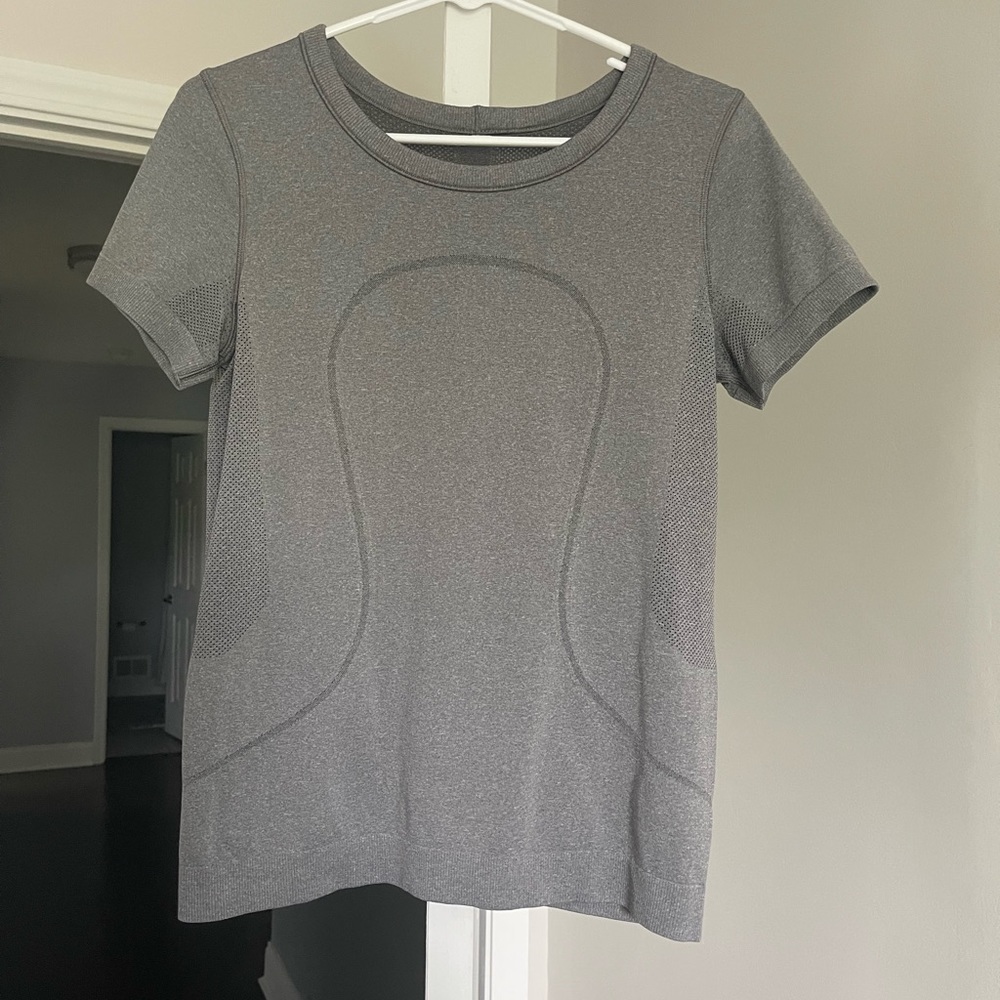 Lululemon swiftly tech short sleeve